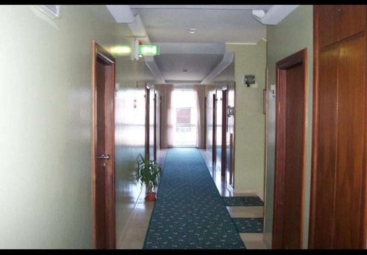 Hotel Luca Римини Екстериор снимка
