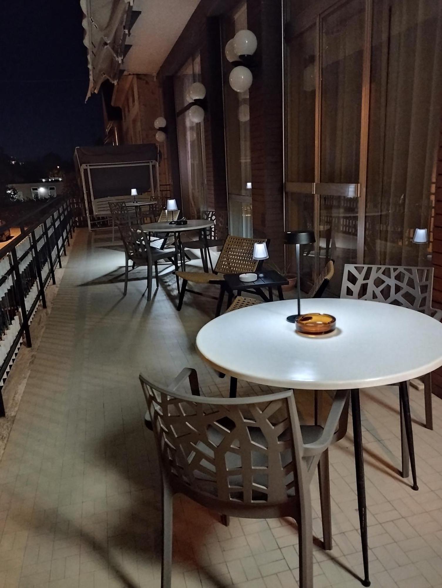 Hotel Luca Римини Екстериор снимка